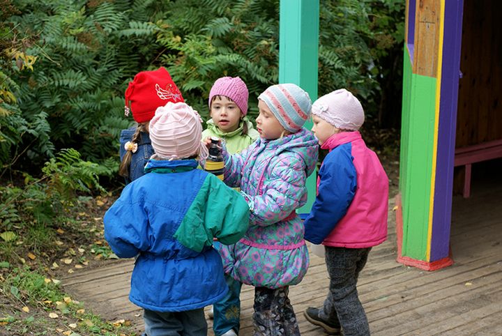 Raportissa esitellään vuonna 2019 toteutetun kyselyn tuloksia lasten varhaiskasvatuksen ja hoidon järjestelyistä eri puolilla Suomea.