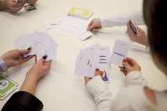 Tapaamisissa hyödynnetään toiminnallisia menetelmiä. Kuvaaja Katariina Salmi