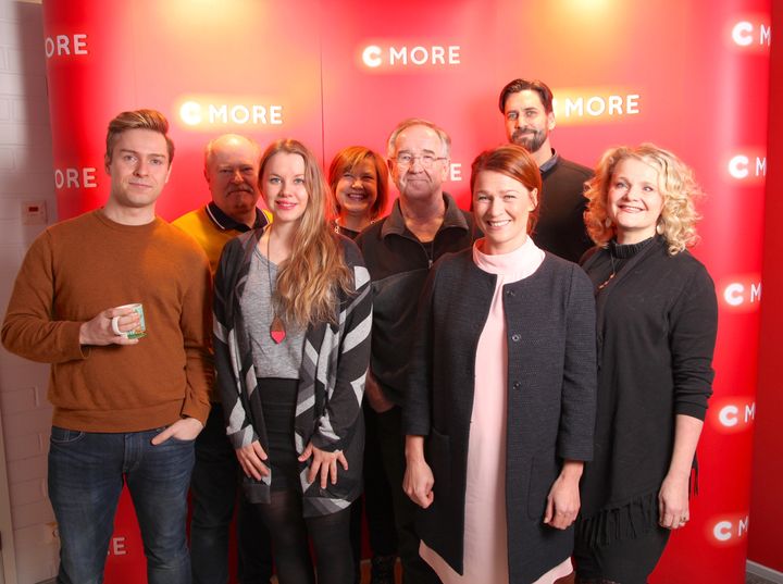 Muumilaakson tarinoita -ääninäyttelijöitä. Jukka Nylund: Nipsu, Jarmo Koski: Poliisi, Heljä Heikkinen: Niiskuneiti, Carla Rindell: kertoja, Markku Huhtamo: Hemuli, Karolina Blom: Pikku Myy, Ilkka Villi: Nuuskamuikkunen, Katja Aakkula: Muumimamma. Kuva Pekka Mustonen / C More