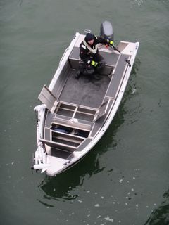 The good-sized casting platform provides fishermen with elevated deck space to improve visibility and facilitate angling. Under the casting platform there is ample storage space for camping gear and fishing tackle to keep them out of the way during the action.