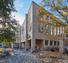 Aalto-yliopisto Töölö avautuu peruskorjattuna vuoden 2021 alussa. Rakennuksen pääkäyttäjä on Aalto University Executive Education. Lisäksi talossa on ravintola sekä kokous- ja toimistotilaa. Kuva: Mikael Lindén.