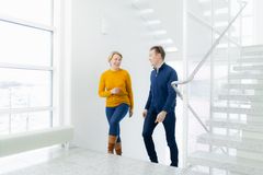 Valtaosa avoimen yliopiston opinnoista on opiskeltavissa joustavasti verkon välityksellä. Lähiopetusta on tarjolla Kokkolassa, Jyväskylässä ja Helsingissä sekä yhteistyöoppilaitoksissa ympäri Suomen.