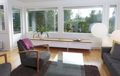 Tiivin uusi ikkunamallisto valmistetaan Haapajärven tehtaalla ja se on Avainlippu-tuote. Kristalli-ikkunat voi tilata tyyliltään perinteiseen taloon sopivana Helmi-mallistona ja moderniin rakentamiseen sovitettuna Valo-versiona.