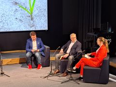 Kuvassa webinaarin panelisteja: vasemmalta Simo Kekäläinen, Tapio Koivu ja Tiina Suutari.