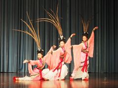Pekingin tanssiakatemia: Han Tang-tanssi.