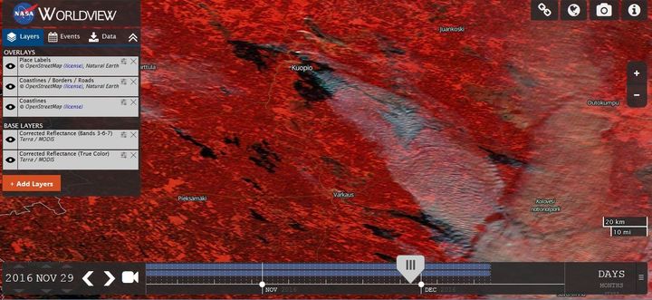 Jääkidepilven synty Puijon hyppyrimäen lumetuksen tuottamisen jäätymisytimien seurauksena. Kuva: NASA Worldview/Ilmatieteen laitos/Antti Lipponen.
