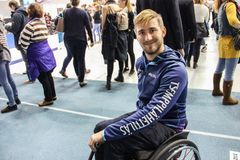 "Esteettömyys on yhdenvertaisuuden pohja," toteaa ratakelaaja, MM- ja paralympiamitalisti Henry Manni.