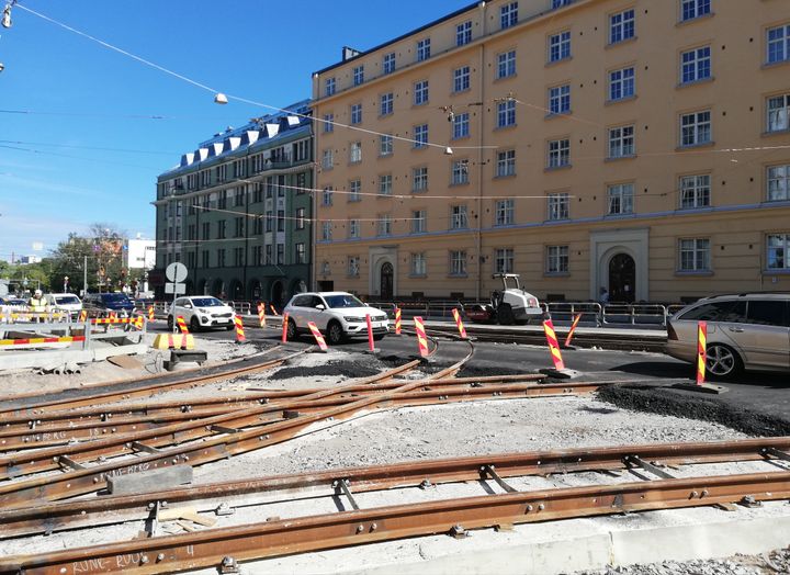 Raitiotien rakentamisesta Runeberginkadulla / Kasin katutyöt