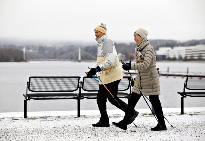 Kevyt liikunta oli yhteydessä iäkkäiden lonkan alueen luulujuteen. Kuva: Jyväskylän yliopisto