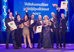 Valtakunnalliset yrittäjäpalkinnot jaettiin viimeksi Valtakunnallisilla yrittäjäpäivillä Joensuussa lokakuussa 2017. Kuva: Harri Mäenpää, Studiokorento