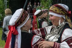 Seto Folkissa juhlitaan setukaisten kulttuuria ja julistaudutaan kuningaskunnaksi.Kuva: Visit Estonia