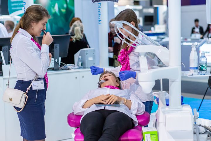 Hammaslääkäripäivien ohjelmassa nostetaan esiin hammashoidon laatu Suomessa. Kuva: Hammaslääkäripäivät, Messukeskus.