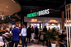 Friends & Brgrs avaa UROS LIVE -areenalle kolme ravintolaa. Kuva: Friends & Brgrs