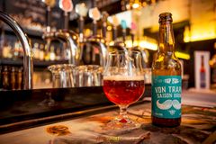 Von Trappe Saison Brune on saatavilla August ja Rikhard von Trappe -ravintoloissa. Kuva: Jonathan Melartin