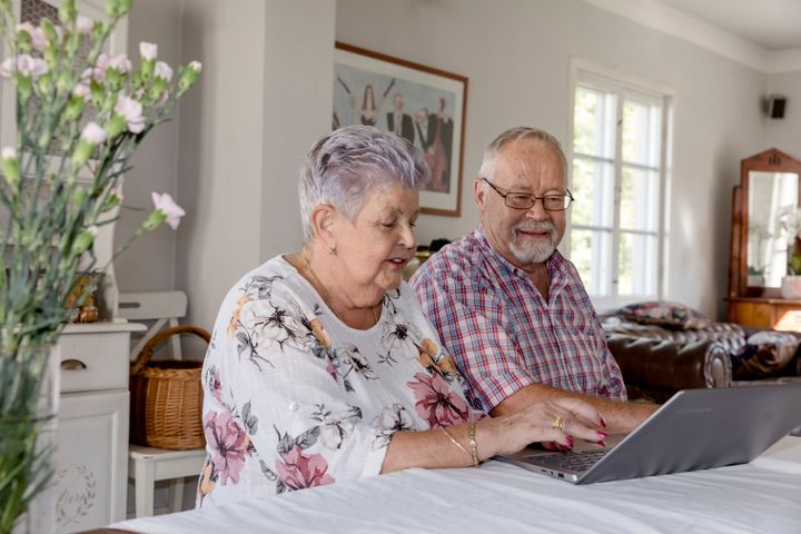 New remote digital support guides senior citizens in unhurried and human-oriented way in their digital questions and problems.