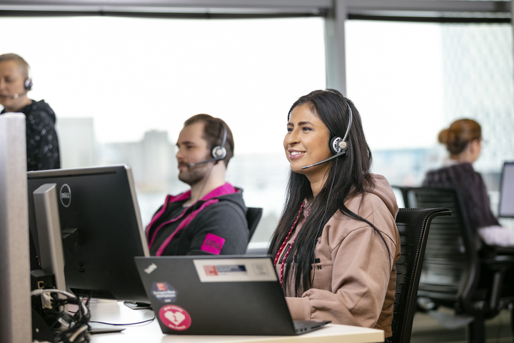 "When guiding our customers, we avoid using abbreviations and technical terminology. And at the end of the call, we always sum up what was discussed with us: what was done and what we agreed on the way forward." says DNA customer service professional
