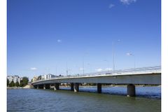 Lauttasaaren silta toukokuussa 2019. Kuva: Miina Pohjolainen