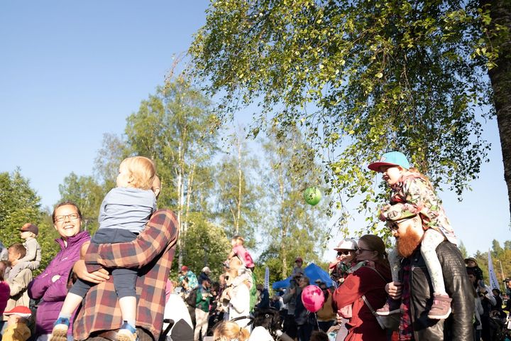 Lähiöfestin suurin yleisötapahtuma Tori järjestetään Tiistilän koululla lauantaina 28.9. Sitä ovat olleet järjestämässä lähes neljäkymmentä eri järjestöä, seuraa ja muuta toimijaa. (Kuva: Ramon Maronier / Lähiöfest)