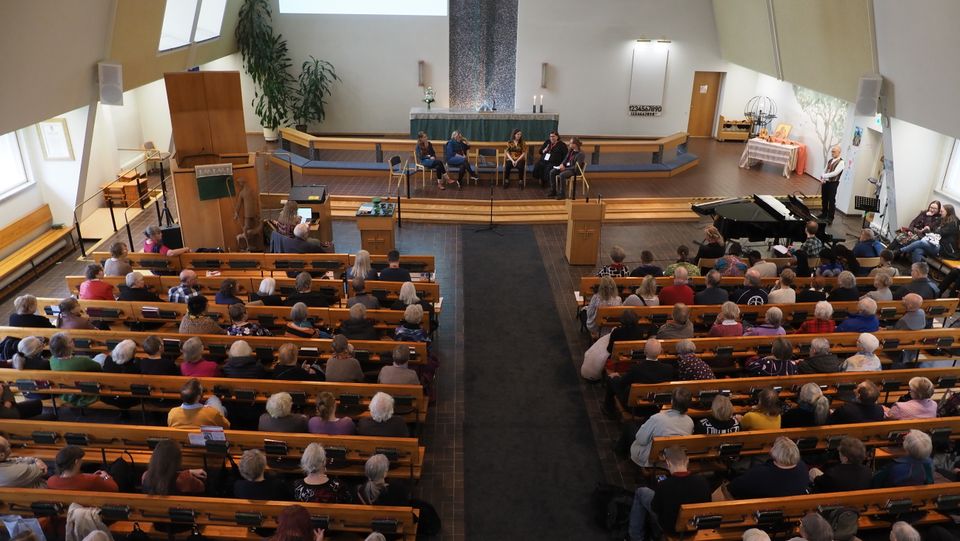 Joensuun lahetysjuhlat_2025_kirkkosali.JPG