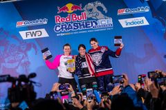 Amanda Trunzo (USA) (C), Jacqueline Legere (CAN) (L), Myriam Trepanier (CAN) (R). Kuva: Jason Halayko/Red Bull Content Pool.