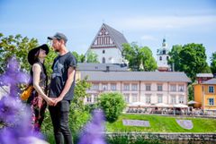 Museokortin matkavinkeistä löytyy kuratoituja kierroksia eri puolille kotimaata. Löydä Suomen rennot kesäkaupungit, merelliset kesäkohteet ja lähimatkailun helmet. Kuva: Ella Karttunen / Museokortti