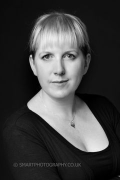 Clare Mackintosh (kuva: Smart Photography)