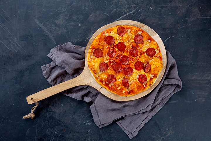 Raxin pizzavalikoimasta löytyy myös perinteisiä suosikkeja, kuten Pepperoni.