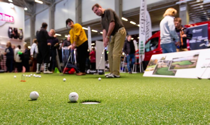 GoExpo Golf tarjoaa matalan kynnyksen kokeilumahdollisuuksia. Kuva: Risto Wuolle, Messukeskus.