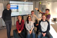 Pääkaupunkiseudun palvelukarttaa ovat tehneet Helsingin kaupungin ja Nitorin asiantuntijat Timo Tuominen, Henna Niemi, Nina Kannisto, Aleksi Peiponen, Mikko Saarinen ja Mirjam Heikkinen. Kuvasta puuttuu Annanpuran saavutettavuusasiantuntija Tero Pesonen.