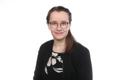 Ulla Halonen tutki muistisairaita hoitavien omaishoitajien tilannetta.