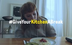 The wholesaler METRO/MAKRO has launched an extensive campaign on TV and online, which will be shown across the globe. METRO/MAKRO wants to support the gastronomy sector, while at the same time showing everyone an opportunity for a pleasant respite from the challenges of their everyday lives during lockdown.