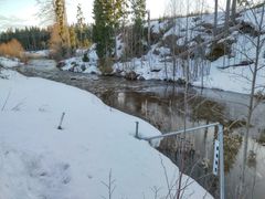 Rakkolanjoki huhtikuun puolessavälissä. Kuva Sirpa Skippari.