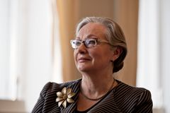 Vuorovaikutus tiedeyhteisön ja eri aloilla toimivien välillä on tärkeää, toteaa Vuoden Alumniksi 2017 valittu Euroopan ihmisoikeustuomioistuimen tuomari Pauliine Koskelo. Kuva: Milla Vahtila