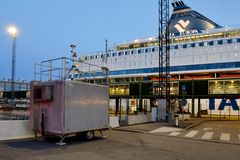 Jätkäsaaren mittausaseman avulla saadaan tietoa Länsisataman laivojen ja liikenteen päästöjen vaikutuksesta ilmanlaatuun. Kuva: HSY / Tero Pajukallio