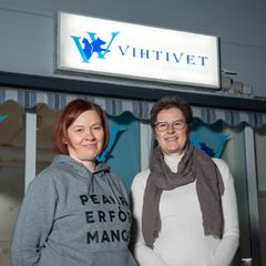 Vihtivetin perustajat, eläinlääkärit Päivi Katajavuori ja Tuija Törmä