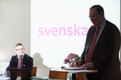 Paavo Lipponen ja Svenska nu:n projektipäällikkö  Mikael Hiltunen