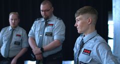 Pilvi Takala, Close Watch, 2021. Videoinstallation. InCollection commission series by Saastamoinen Foundation and EMMA – Espoo Museum of Modern Art. Image courtesy of the artist.