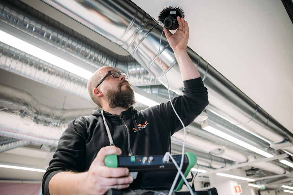 Hälytysjärjestelmän asennus