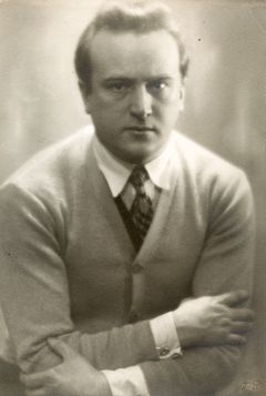 Gösta Pariisissa vuonna 1926. Yksityiskokoelma