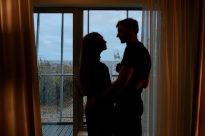 Viron kylpyläpääkaupungin Pärnun tunnetuin kohta lienee meren rannalla, vanhan mutakylpylän kohdalla. Nykyisin paikalla sijaitsee tyylikäs Hedon-kylpylähotelli.
