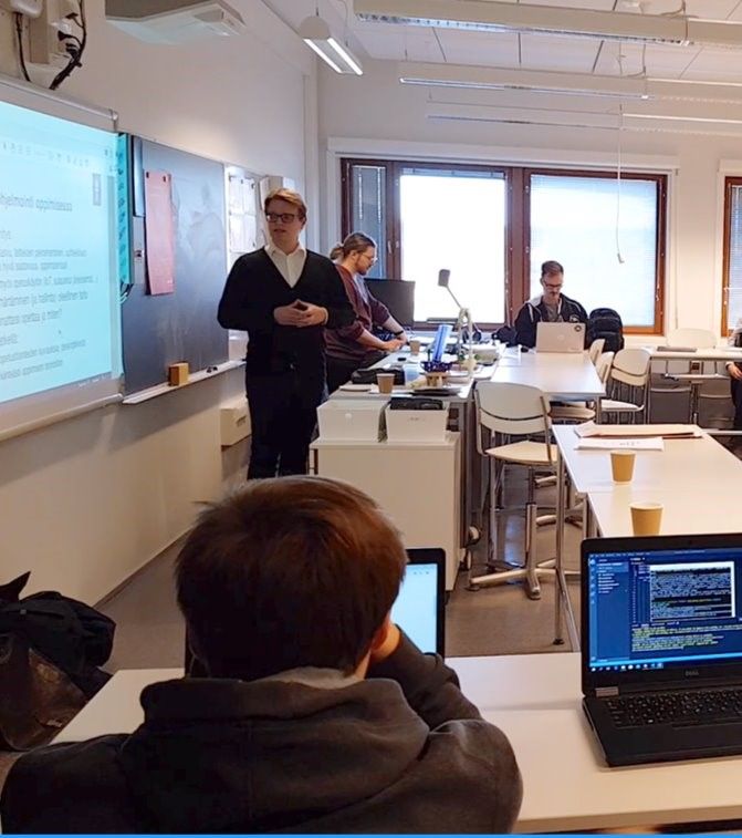 Av elevernas och studerandenas respons framkom att de tycker att de kommer att ha nytta av ämnet i framtiden. (Foto: Esbo stad)