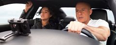 Letty (Michelle Rodriguez) ja Dom (Vin Diesel) elokuvassa Fast & Furious 9, ohjaus Justin Lin. 