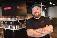 Keittiömestari Akseli Herlevi avasi Naughty BRGR -hampurilaisravintolaketjun neljännen ravintolan Jyväskylään.