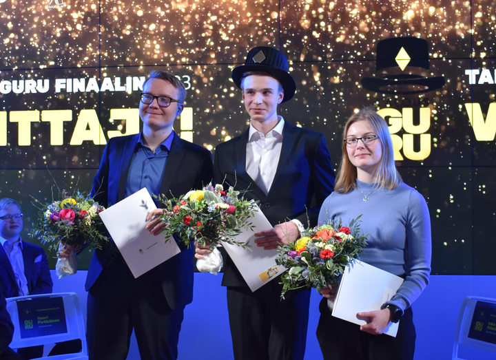 Talousguru 2023 voittajakolmikko: vasemmalta Ilmari Pietikäinen (3.), Juho Parkkulainen (1.) Ronja Eklund (2.)