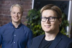 Nordic Business Groupin Jyri Lindén ja Hans-Peter Siefen ajattelevat ylisukupolvisesti - planeetta halutaan jättää tuleville polville paremmassa kunnossa. Kuva: Esa Siltaloppi