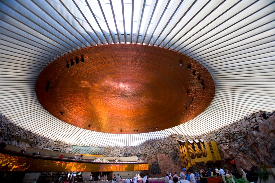 Temppeliaukion kirkossa käynyt ennätysmäärä vierailijoita Kirkko Helsingissä Temppeliaukion kirkossa käynyt ennätysmäärä vierailijoita Kirkko Helsingissä