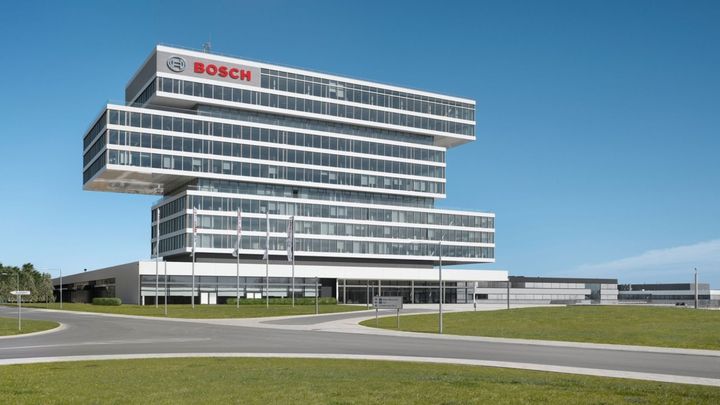 Bosch Group suoriutui koronavuodesta hyvin tuloksin. Yritys saavutti myös pandemiasta huolimatta keväällä 2020 hiilineutraaliuden 400 toimipaikallaan eri puolilla maailmaa, ilmastolupauksensa mukaisesti.