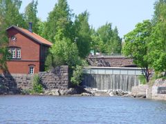 Vanhankaupunginkosken pato sijaitsee Vantaanjoen länsihaarassa. Kuvaaja: Mika Lappalainen.
