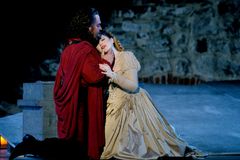 Otello esitetään heinäkuussa Olavinlinnassa ja syyskuussa Oopperajuhlien vierailulla Moskovan Bolshoi-teatterissa. Kuva Soila Puurtinen