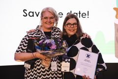 Oikiat Designin Jutta Liukkonen (vas.) ja Anne Jurvelin-Pummila (oik.). Kuva: Elmo Eklund / Keskuskauppakamari.